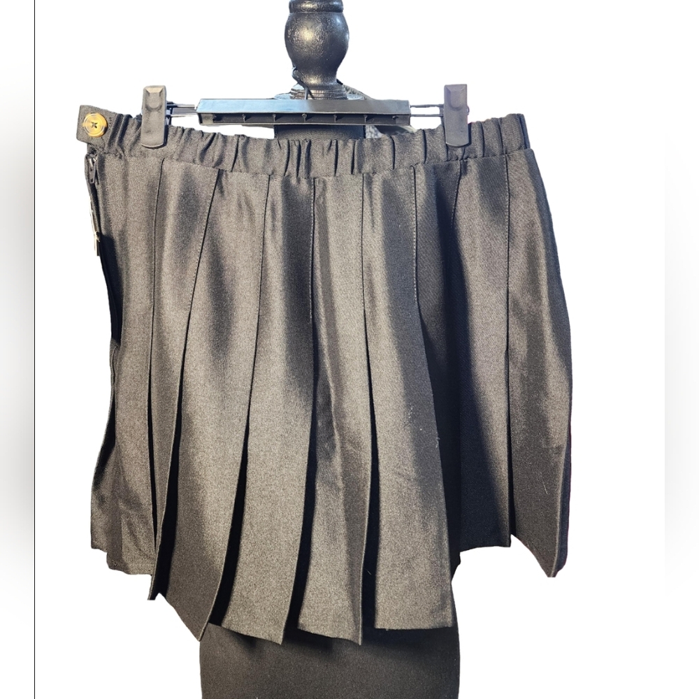 NWT Wild Fable Pleated Black Mini Skirt Sz. Med - Picture 2 of 8